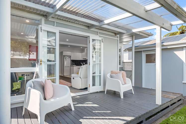 8 Huia Street Petone_13