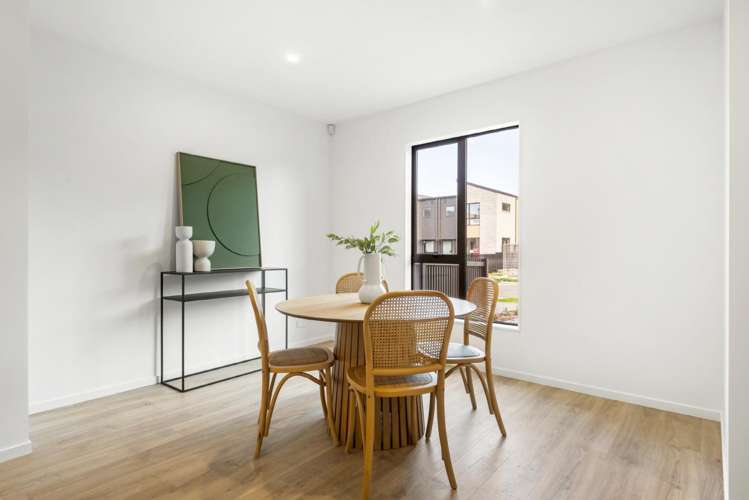 14 Te Toka a Whenua Ave Three Kings_6