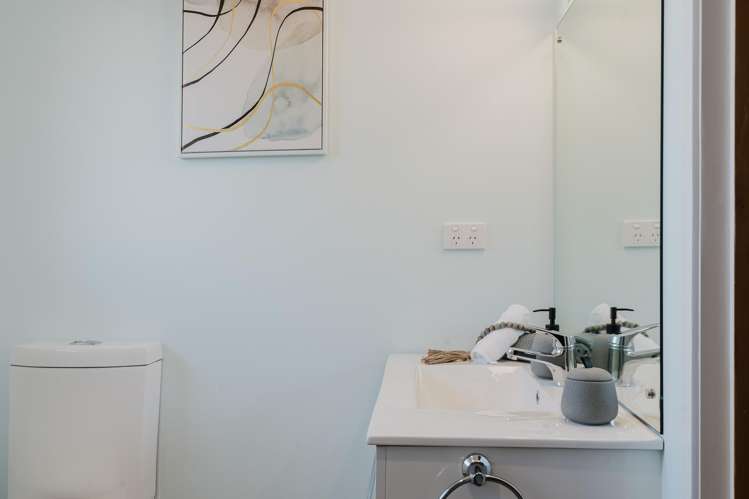 12a Leslie Place Deanwell_11