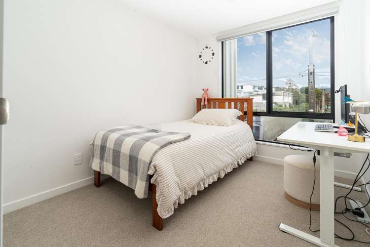 2/210 Karori Road Karori_10