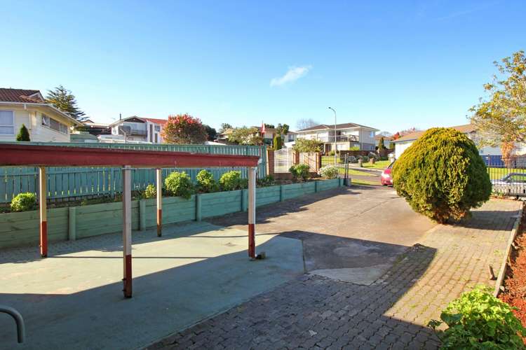 2/4 Espada Place Clover Park_9