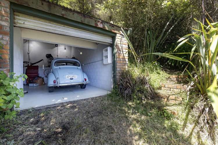 58 Seaview Road Piha_13