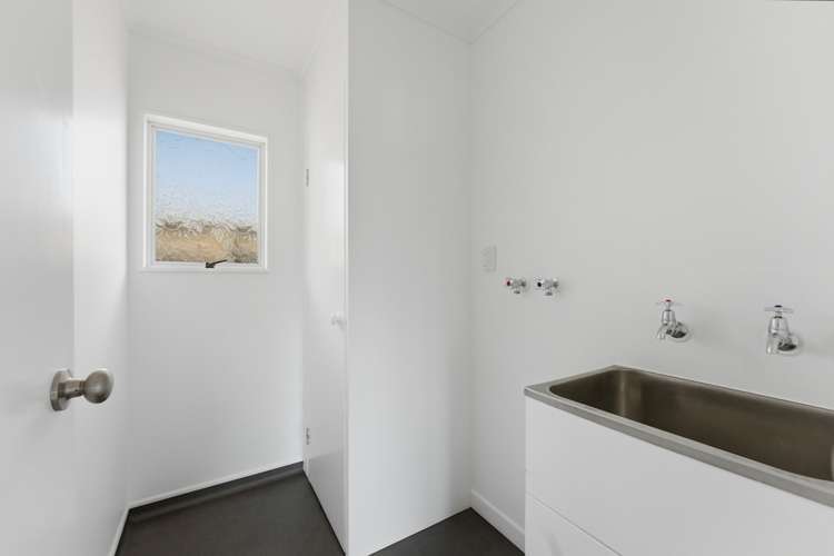 209 Seaview Road Westown_12