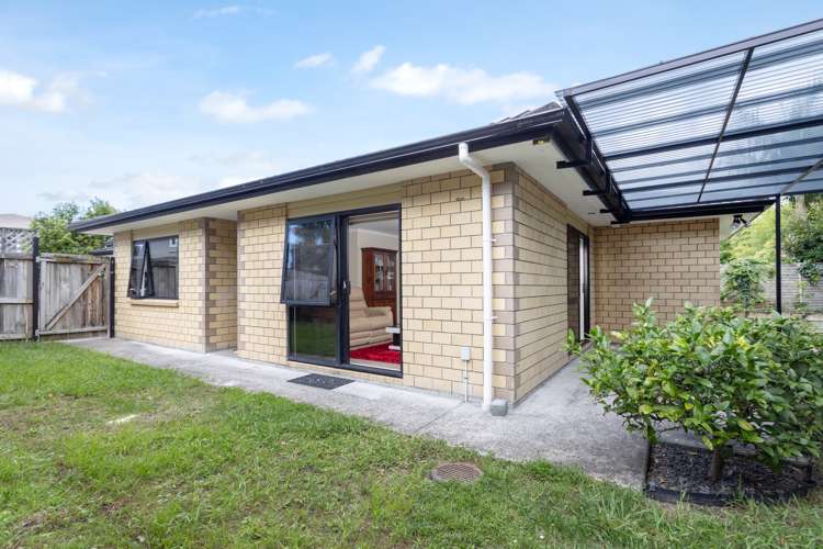 25a Chorley Avenue Massey_15