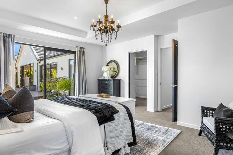 6 Waitikiri Square Parklands_18