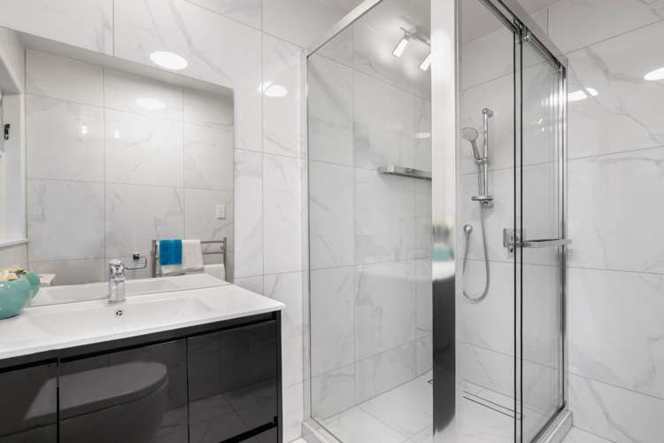 2/49 Landscape Road Papatoetoe_5