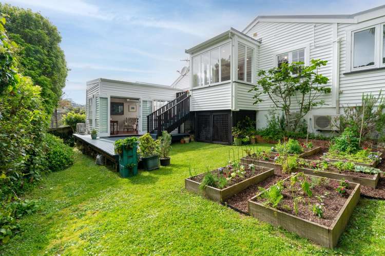 19 Waikare Street Karori_15