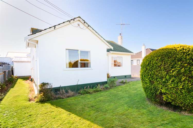 27 Lower High Street Marton_23