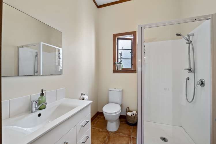 1017 Main North Road Onaero_21