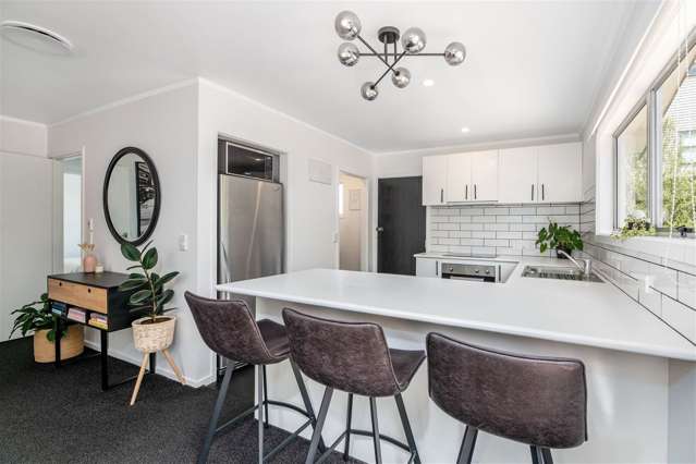 2/45 Reynella Drive Massey_4