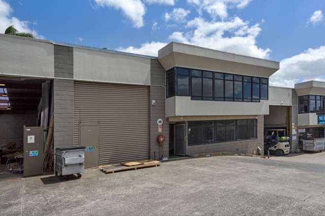 Unit M, 21 Poland Road Wairau Valley_1