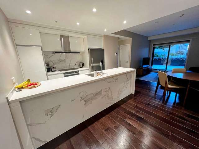 Stylish Fully-furnished Apartment - Great Building