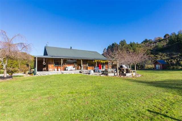 72a Eighty Eight Valley Road Wakefield_1