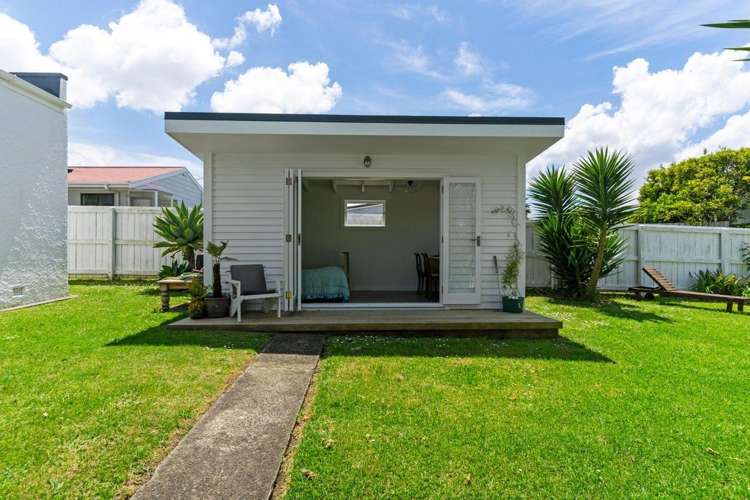 92 Astley Ave New Lynn_11