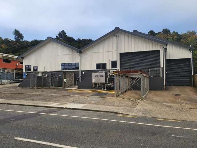 Industrial Warehouse With Great Access