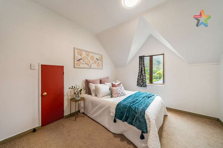 19 Mcenroe Grove Naenae_10