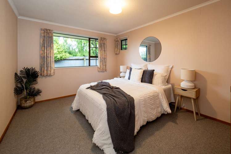 8 Burton Place Allenton_18