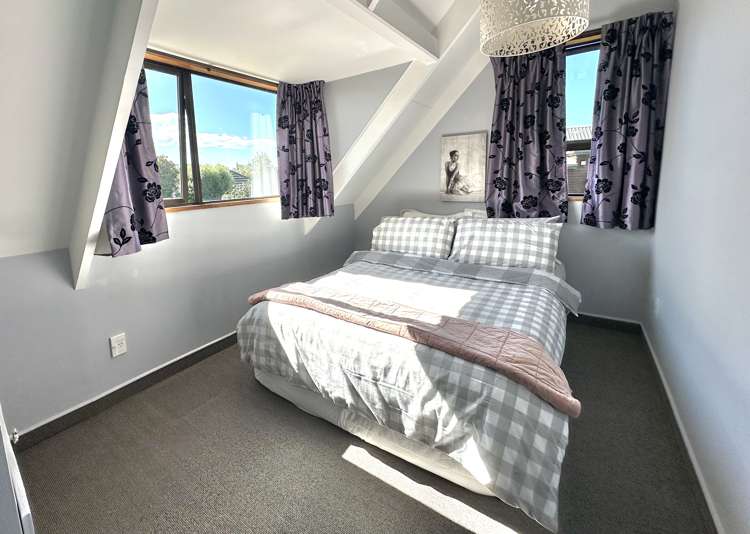 68 Lake Terrace Road Burwood_21