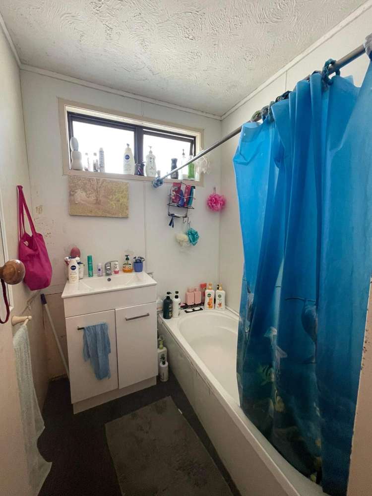 2/20 Burundi Avenue Clendon Park_8