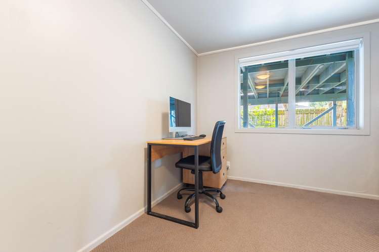 6 Menin Road Raumati South_15