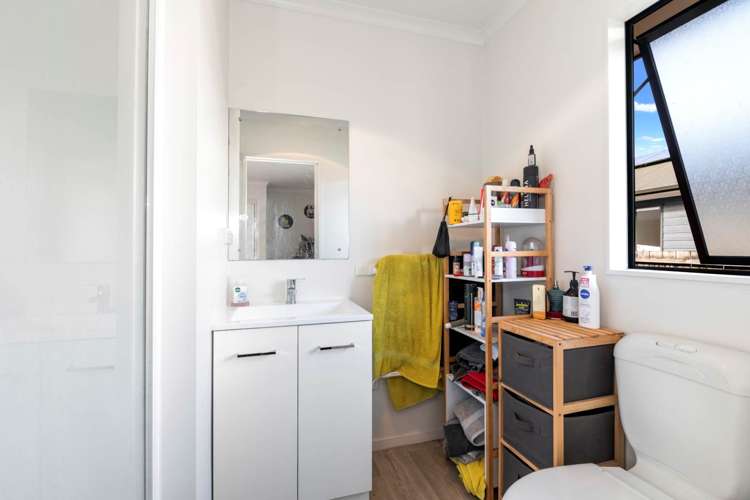 145 Brian Crescent Stanmore Bay_17