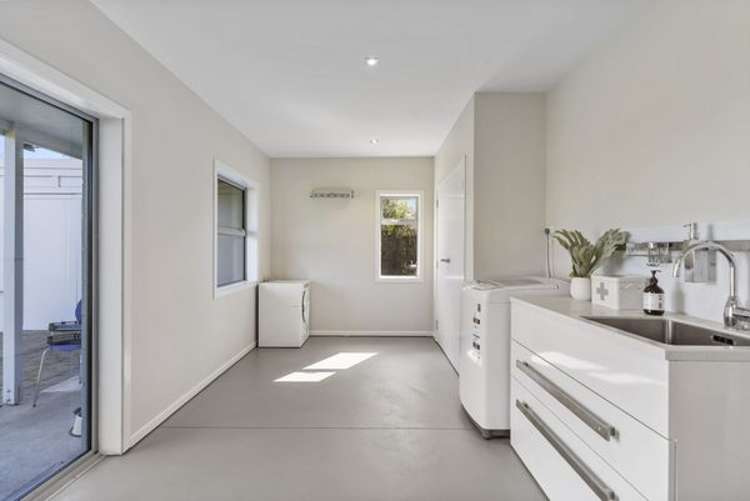 24 Gulf Crest Bucklands Beach_11