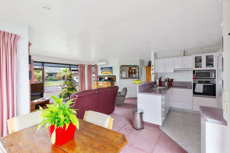 7 Mary Ann Muller Crescent Stoke_8