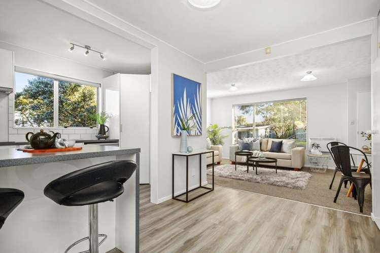 2/200 Dowse Drive Maungaraki_4