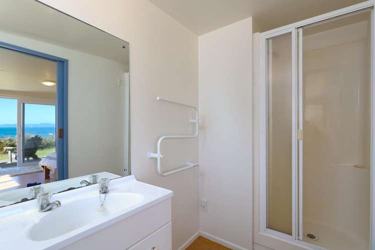 32 Peninsula Road Takaka_16