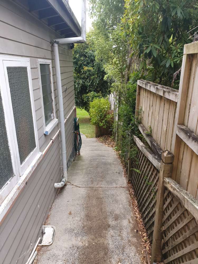 16 De Val Drive Titirangi_14