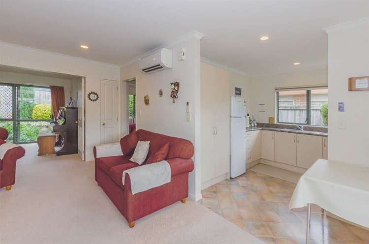 22/17 Redwood Close Paraparaumu_3