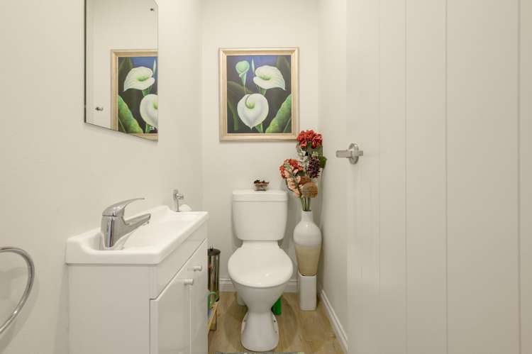 19/17 Simmonds Grove Greerton_17