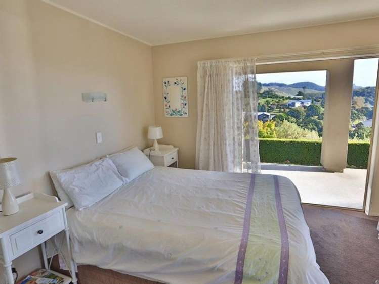 8 Governors Heights Whangamata_22