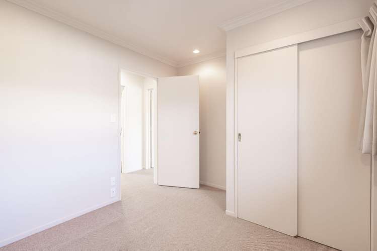 18 Robertson Street Glenholme_13