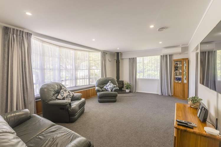 4 Sunrise Boulevard Tawa_5
