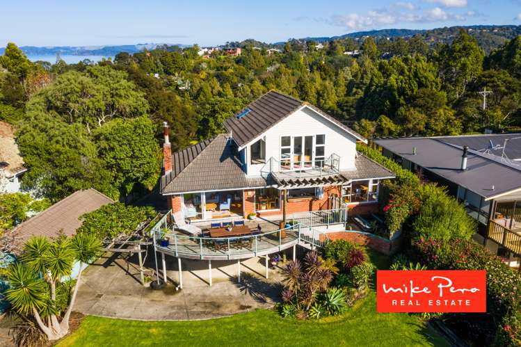 24 Arama Avenue Titirangi_1