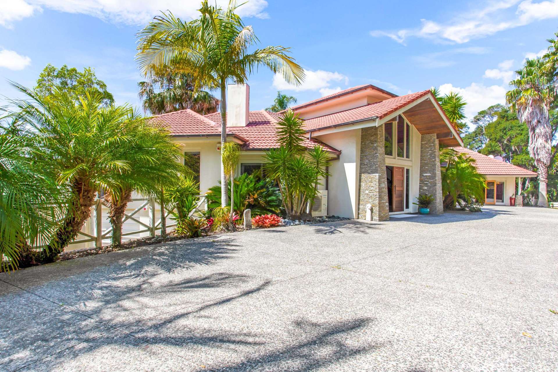 131 Point View  Drive East Tamaki Heights_0