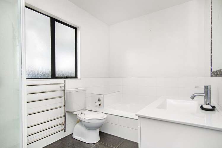 91 Cypress Drive Maungaraki_13