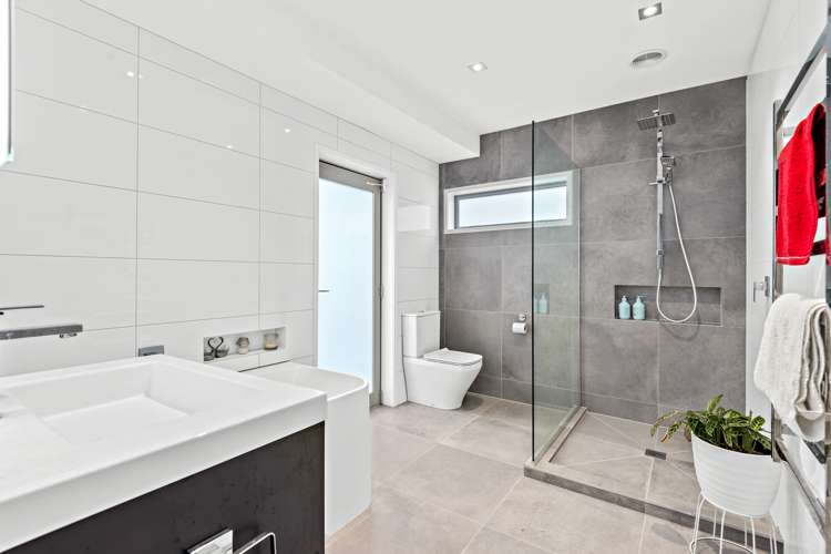 54 Maxwelton Drive Mairangi Bay_10