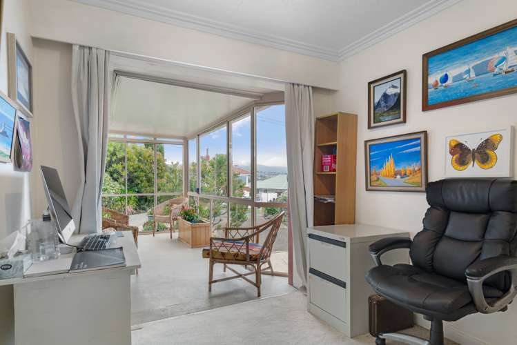 139 Easther Crescent Kew_13