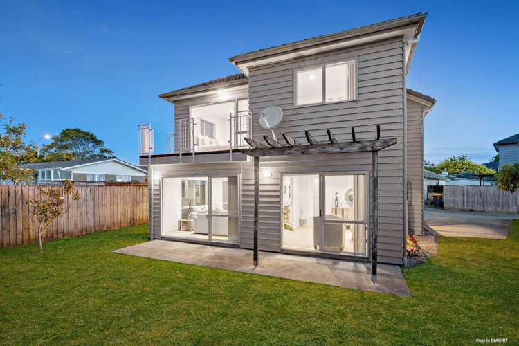 7 Bordeaux Parade Te Atatu South_18