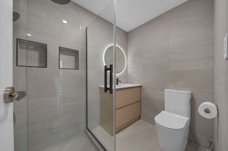 89C St Annes Crescent Wattle Downs_14