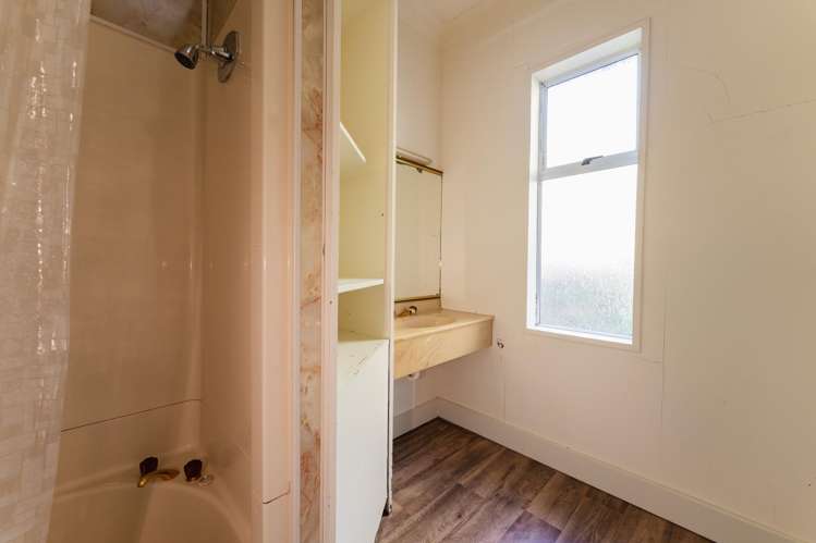 70 Sidey Street Calton Hill_11