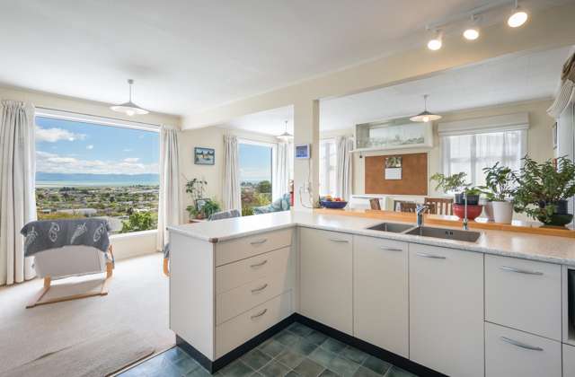 103 The Ridgeway Stoke_3