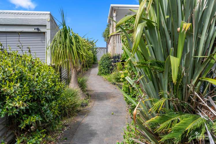 6 Bayly Street Baylys Beach_34
