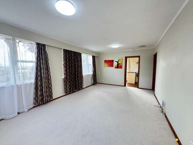 3 BEDROOMS HOME IN PAKURANGA