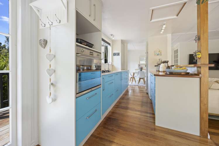 1003 Huia Road Huia_12