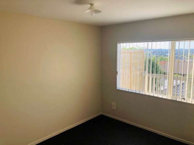 10/242 Great North Road Henderson_4