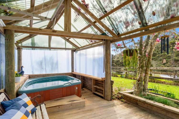 1180 East Coast Road Redvale_16