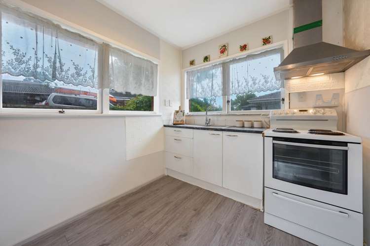 2/40 Cheval Drive Totara Vale_7